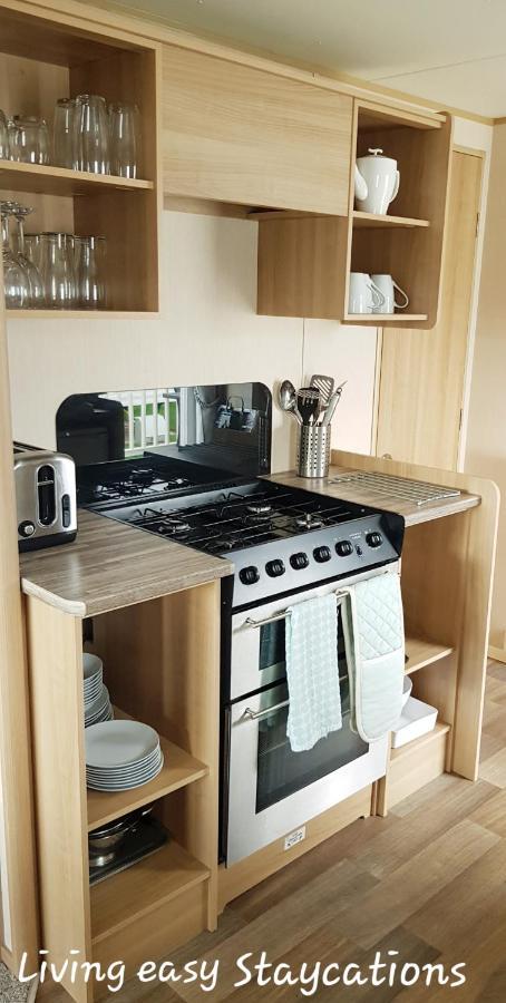 Living Easy Staycations At Tattershall Lakes Exterior foto